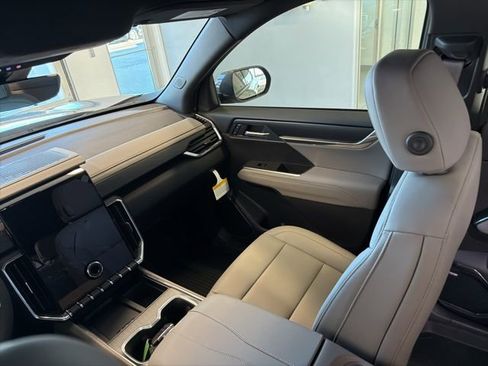 New 2026 GMC Acadia Elevation w/ Elevation Premium Package image 23