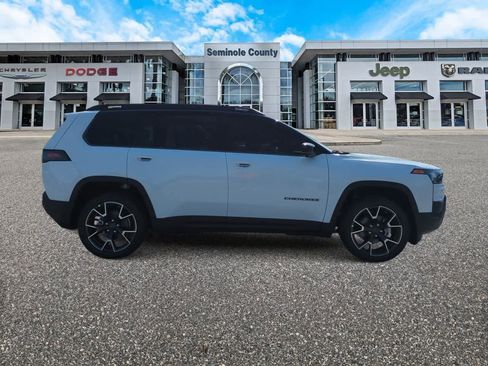 New 2026 Jeep Cherokee Overland image 9