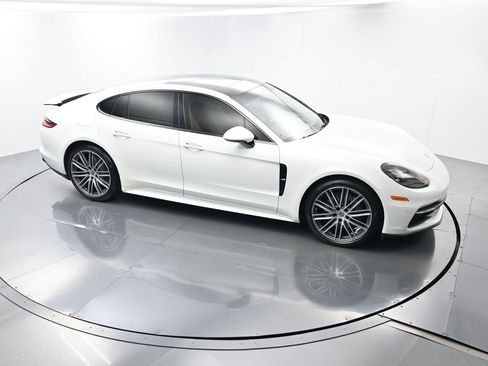 Used 2018 Porsche Panamera 4S image 38