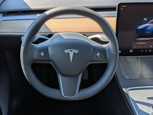 Used 2023 Tesla Model Y Long Range AWD/4WD image 30