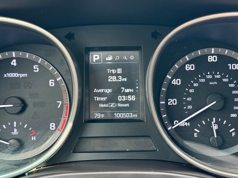 Used 2017 Hyundai Santa Fe Sport image 14