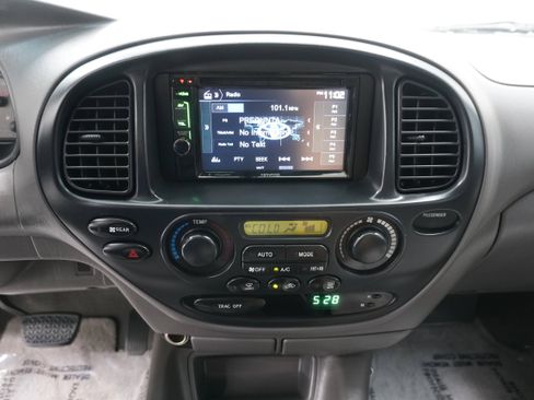 Used 2004 Toyota Sequoia SR5 RWD image 19