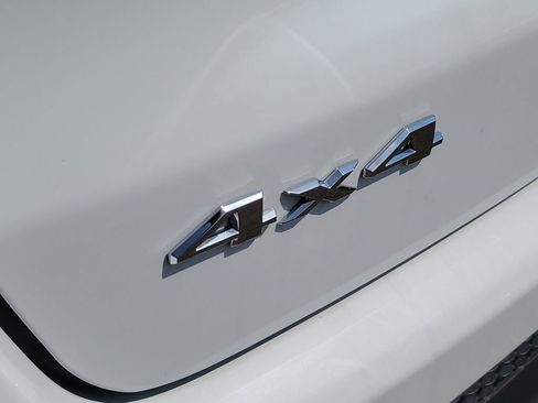 Used 2022 Jeep Compass Limited AWD/4WD image 32