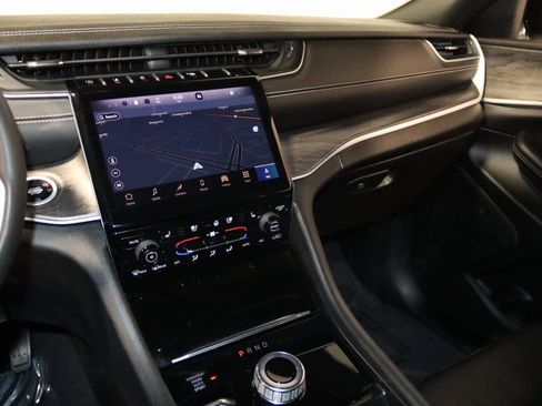 Used 2024 Jeep Grand Cherokee L Limited w/ Luxury Tech Group II image 45