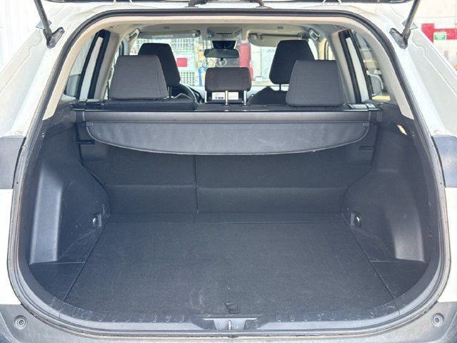Used 2025 Toyota RAV4 XLE FWD image 31