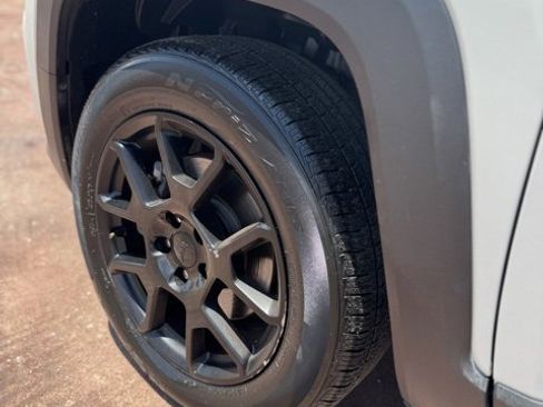 Used 2020 Jeep Renegade Altitude image 10