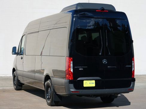 Used 2024 Mercedes-Benz Sprinter 2500 image 44