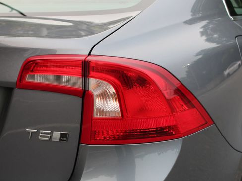 Used 2017 Volvo S60 T5 Inscription Platinum AWD/4WD image 39