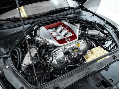 Used 2014 Nissan GT-R Black Edition AWD/4WD image 33
