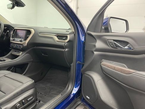 Used 2023 GMC Acadia Denali w/ Denali Ultimate Package FWD image 36