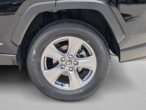 Certified 2025 Toyota RAV4 LE AWD/4WD image 21