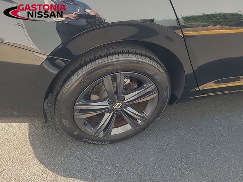 Used 2024 Volkswagen Jetta SE image 45