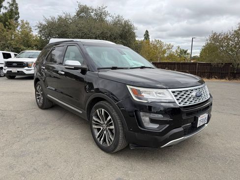 Used 2017 Ford Explorer Platinum AWD/4WD image 7