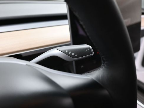 Used 2025 Tesla Model Y Long Range image 13