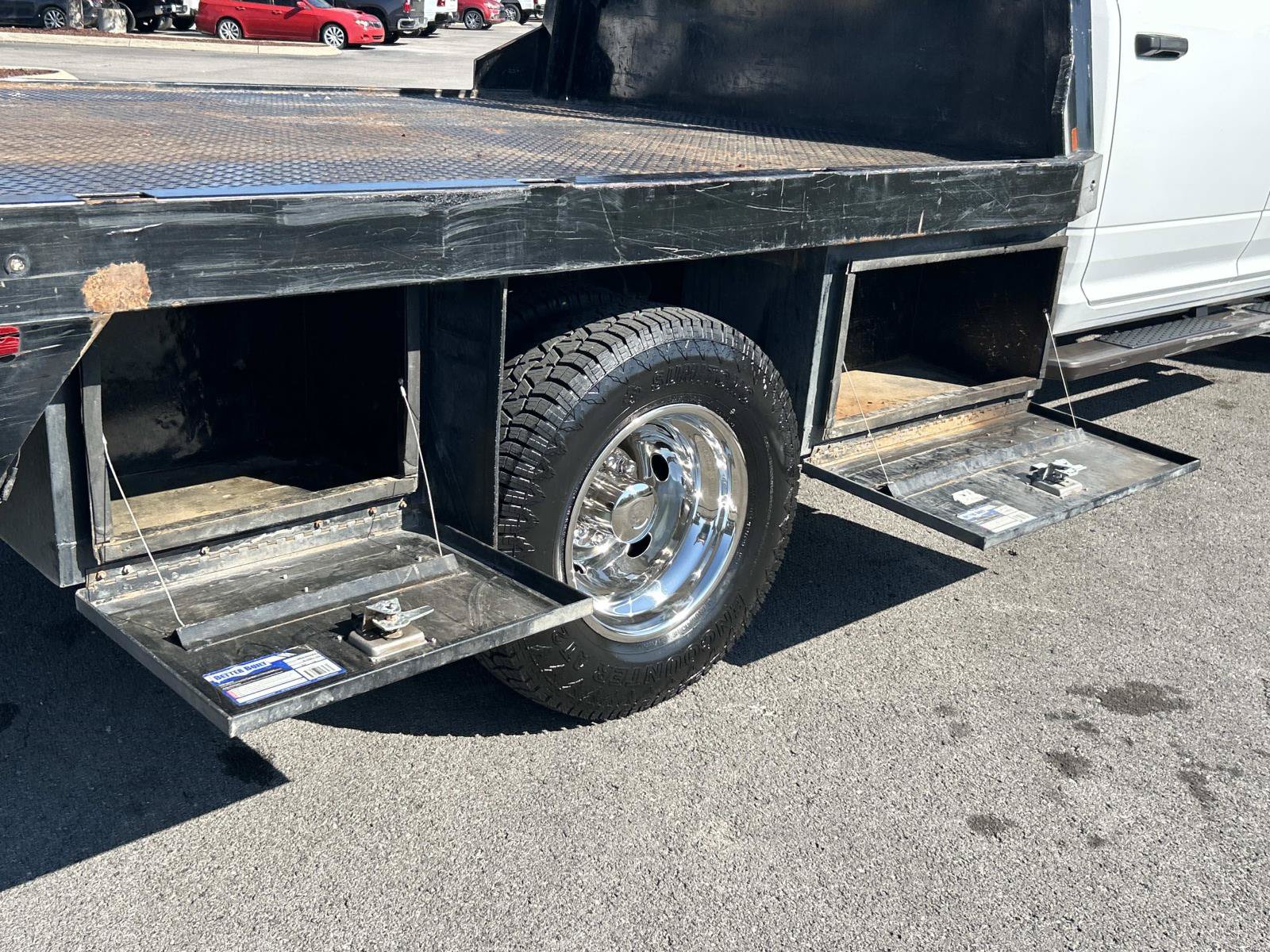 Used 2017 RAM 3500 Tradesman w/ Chrome Appearance Group AWD/4WD image 19