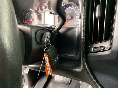 Used 2019 Chevrolet Silverado 2500 W/T AWD/4WD image 16