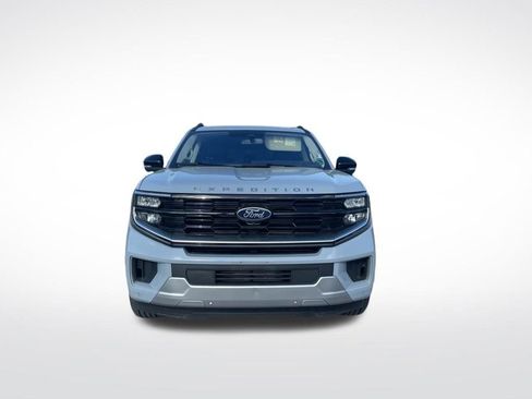 Used 2025 Ford Expedition Platinum w/ Driver's Package image 3