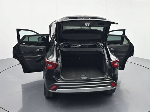 Certified 2025 Chevrolet Trax LT w/ LT Convenience Package FWD image 45