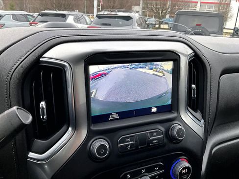 Used 2022 Chevrolet Silverado 1500 LT image 19