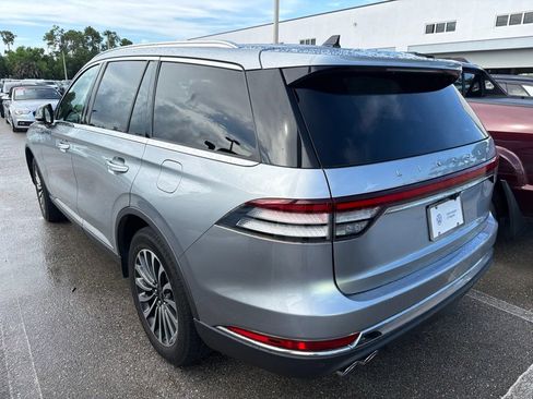Used 2022 Lincoln Aviator AWD w/ Premium Package image 3