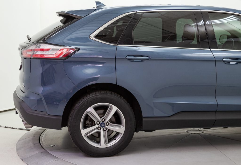 Used 2019 Ford Edge SEL w/ Equipment Group 201A AWD/4WD image 17