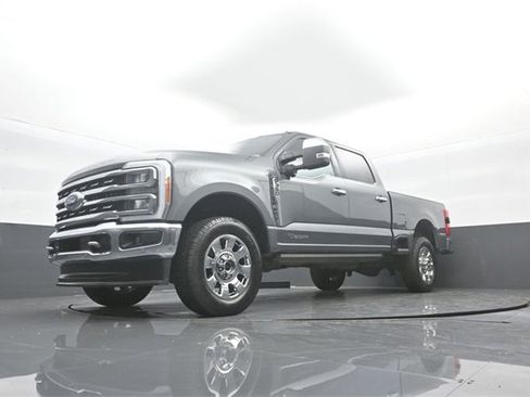 Used 2023 Ford F350 Lariat w/ Tow Technology Package image 31