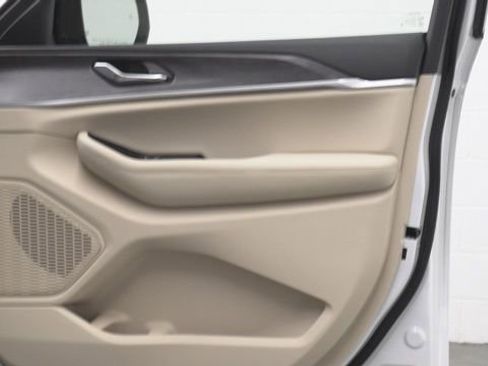 New 2025 Jeep Grand Cherokee L Limited w/ Luxury Tech Group II image 18