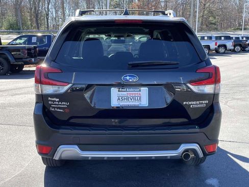 Used 2023 Subaru Forester Touring image 4