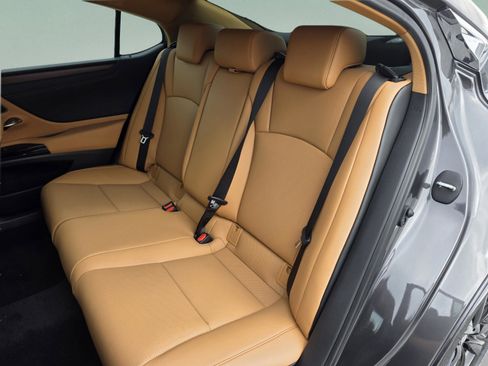 New 2025 Lexus ES 350 w/ Premium Package image 19