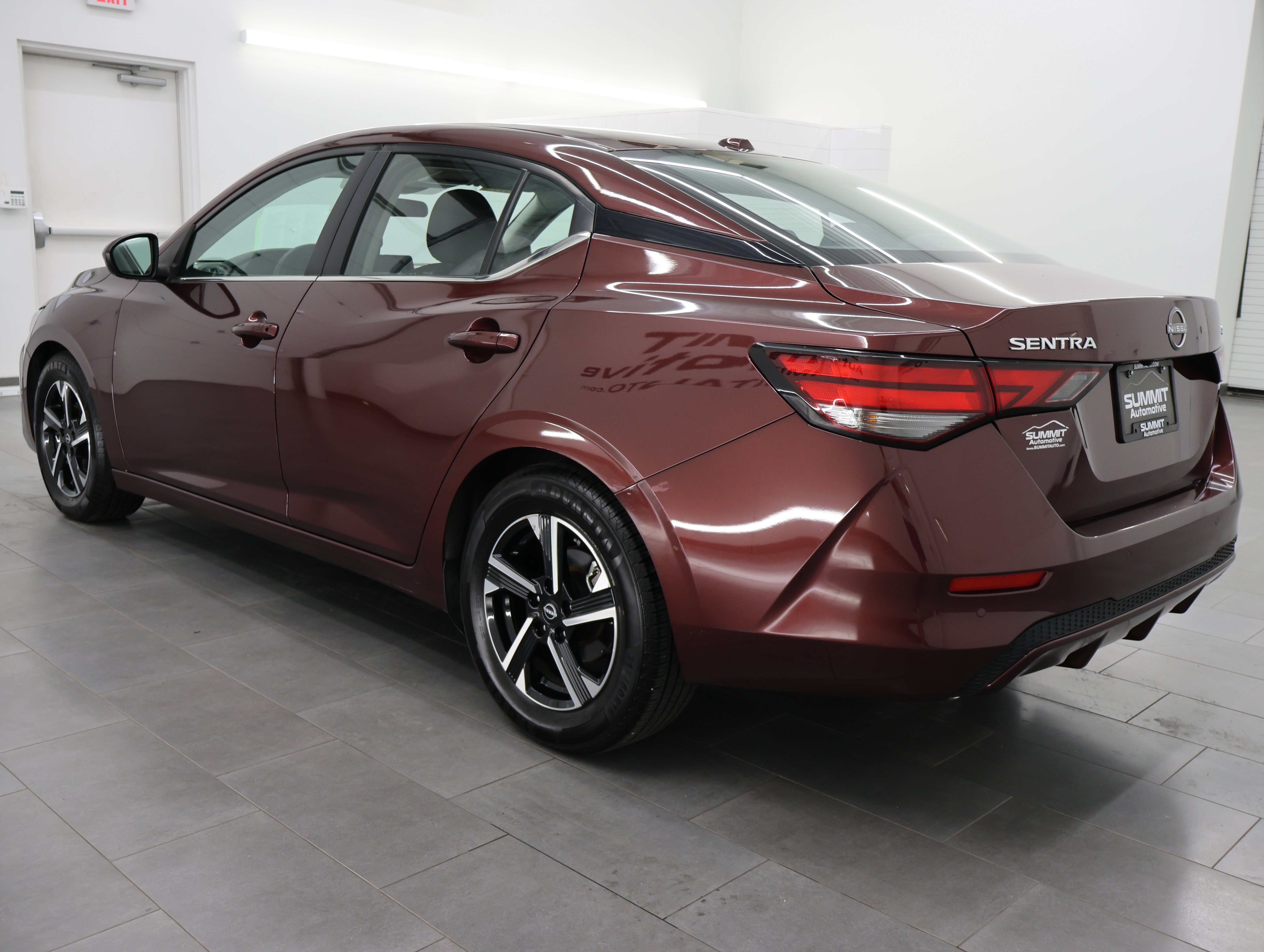 Used 2024 Nissan Sentra SV FWD image 6