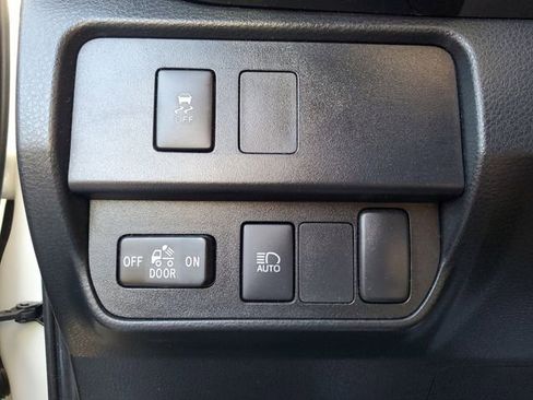 Used 2022 Toyota Tacoma SR w/ SR Convenience Package image 28