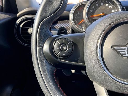 Used 2019 MINI Cooper S image 25