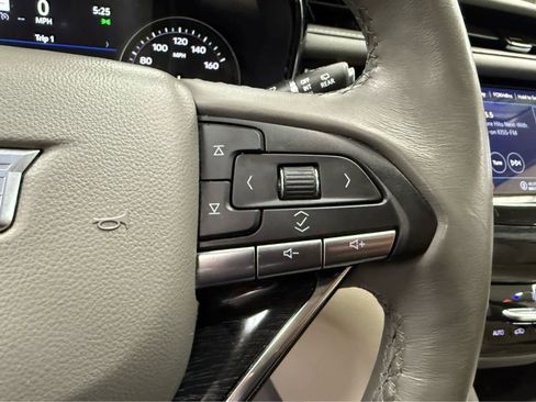 Used 2024 Cadillac XT6 Premium Luxury w/ Technology Package AWD/4WD image 13