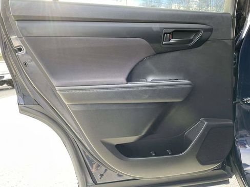 Used 2023 Toyota Highlander LE image 16