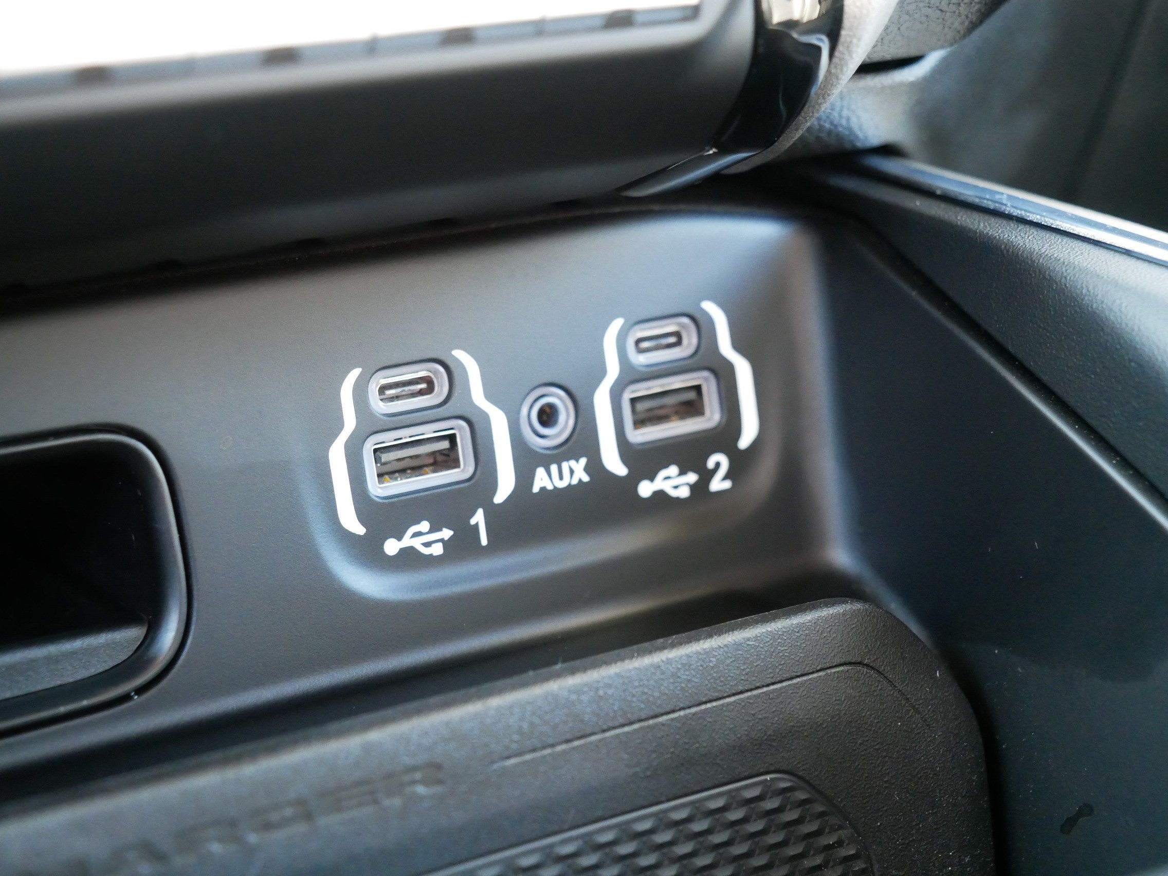Used 2024 RAM 2500 Laramie w/ Safety Group AWD/4WD image 32