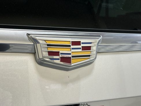 Used 2018 Cadillac Escalade ESV Luxury image 50