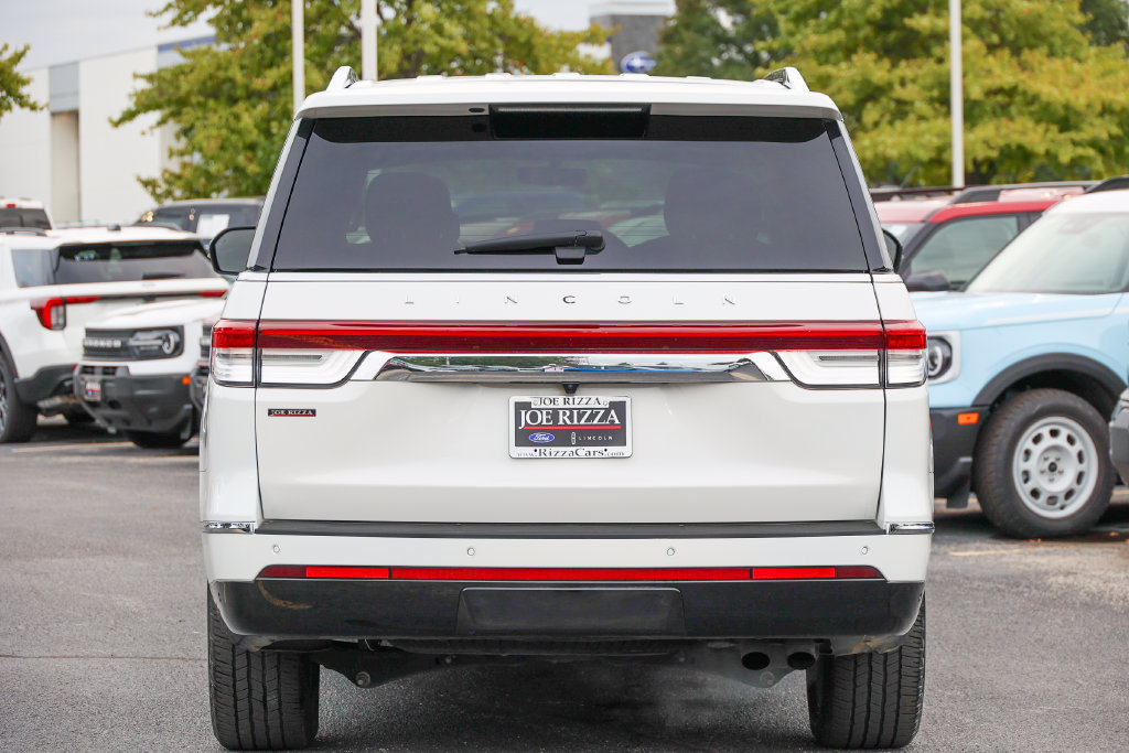 Used 2024 Lincoln Navigator Premiere AWD/4WD image 24