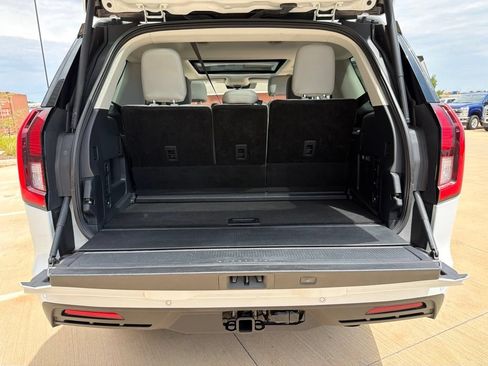 Used 2025 Ford Expedition Active AWD/4WD image 25