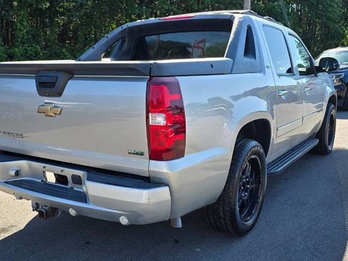 Used 2011 Chevrolet Avalanche LTZ AWD/4WD image 6
