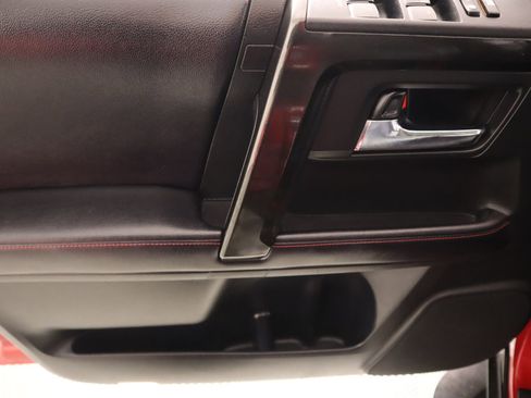 Used 2018 Toyota 4Runner TRD Off-Road Premium image 16