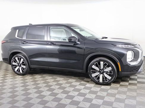 New 2025 Mitsubishi Outlander SE AWD/4WD image 21