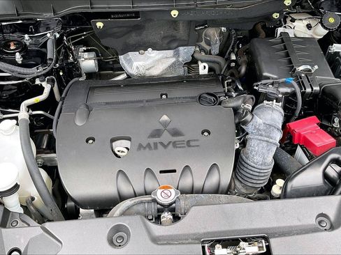 Used 2025 Mitsubishi Outlander Sport AWD image 11