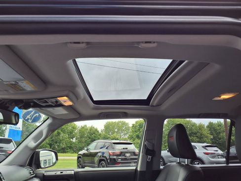 Used 2024 Toyota 4Runner TRD Off-Road Premium w/ Moonroof Package AWD/4WD image 10