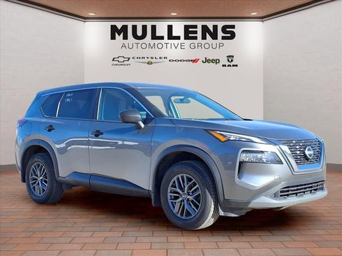 Used 2023 Nissan Rogue S image 3