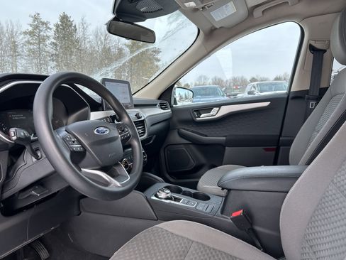 Used 2020 Ford Escape SE image 11