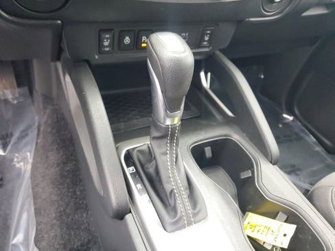 Used 2023 Nissan Frontier SV w/ SV Convenience Package image 28