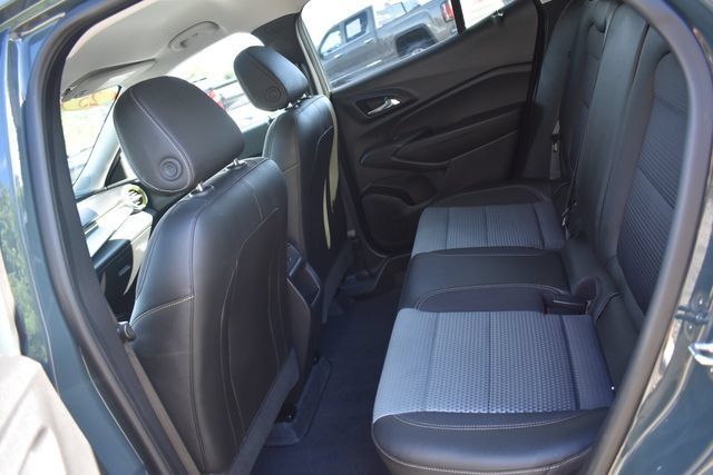 Used 2025 Chevrolet Trax LT w/ LT Convenience Package FWD image 17