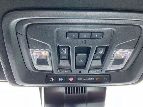 Used 2024 GMC Sierra 2500 Denali Ultimate AWD/4WD image 39