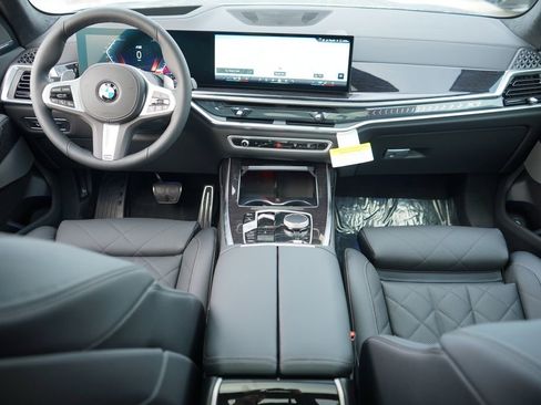 New 2026 BMW X7 xDrive40i w/ M Sport Package image 13