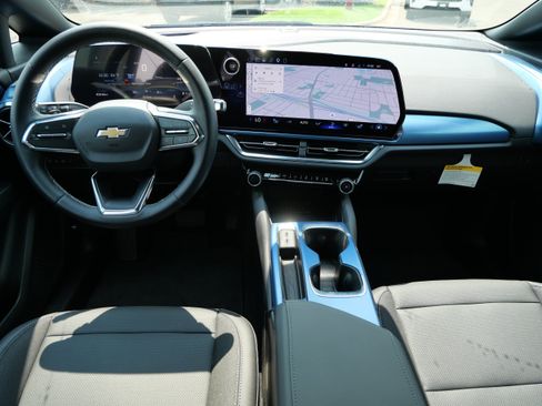 Used 2026 Chevrolet Equinox EV LT AWD/4WD image 7